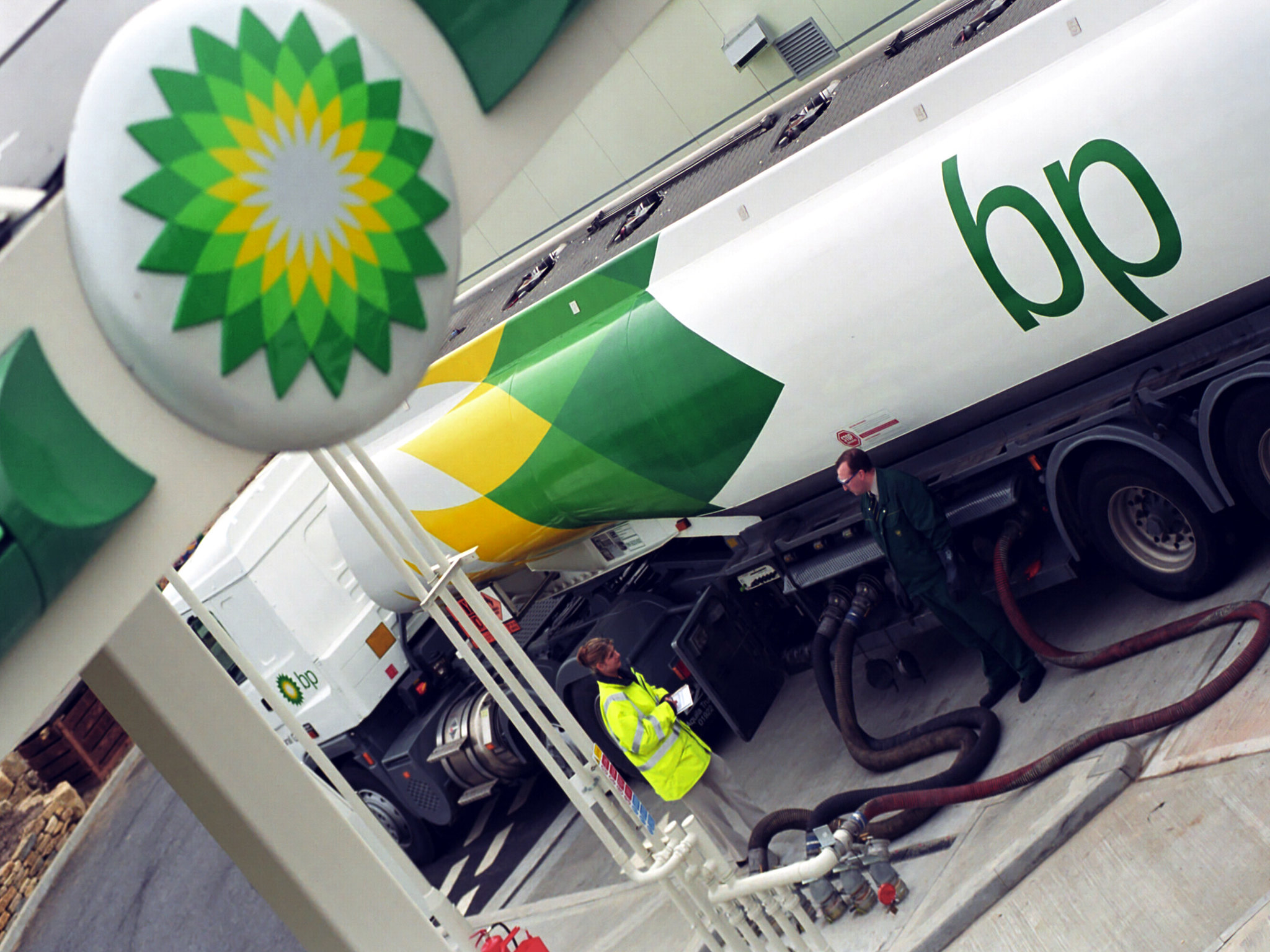 Road tanker refuelling (BP Images/Flickr)