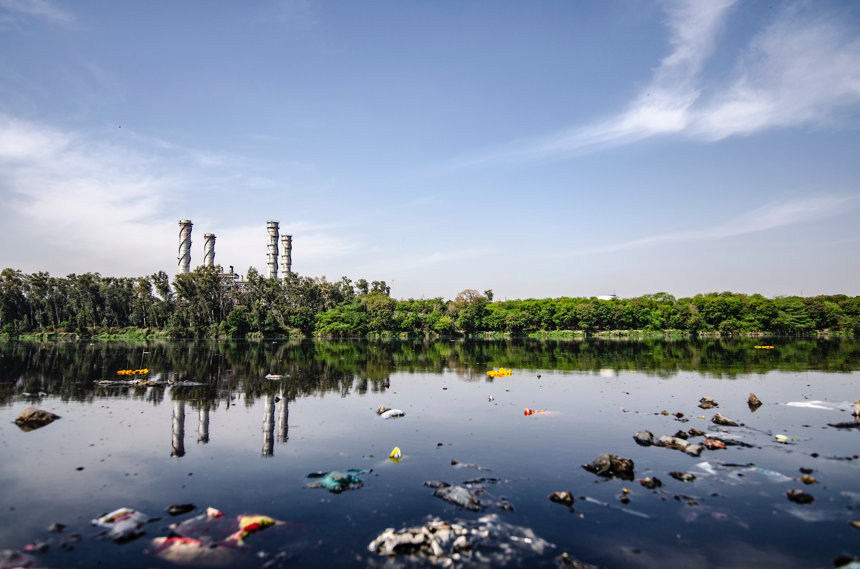 garbage-on-body-of-water-2480807 (Photo by Yogendra Singh from Pexels)