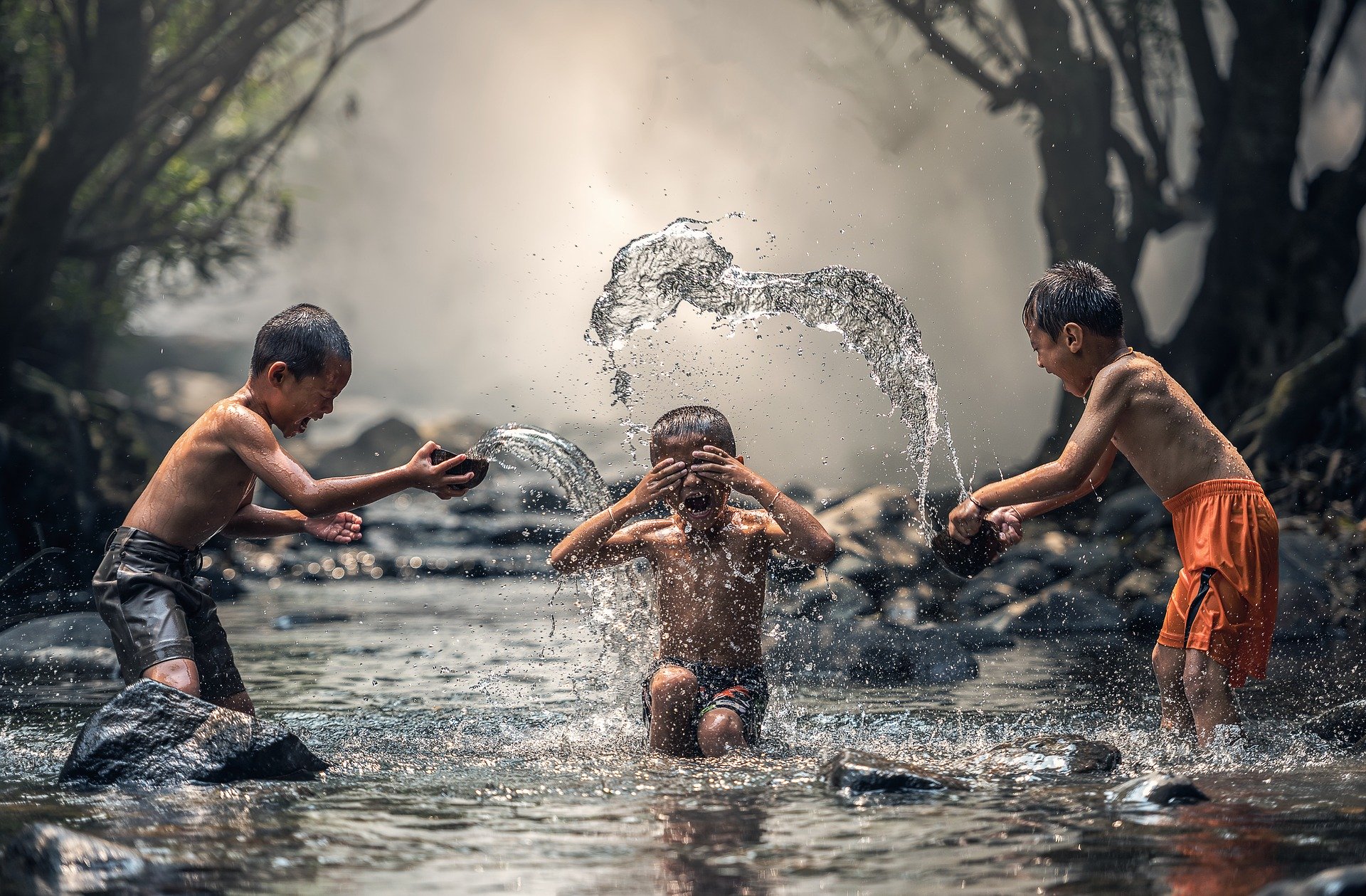 children (Sasin Tipchai from Pixabay)
