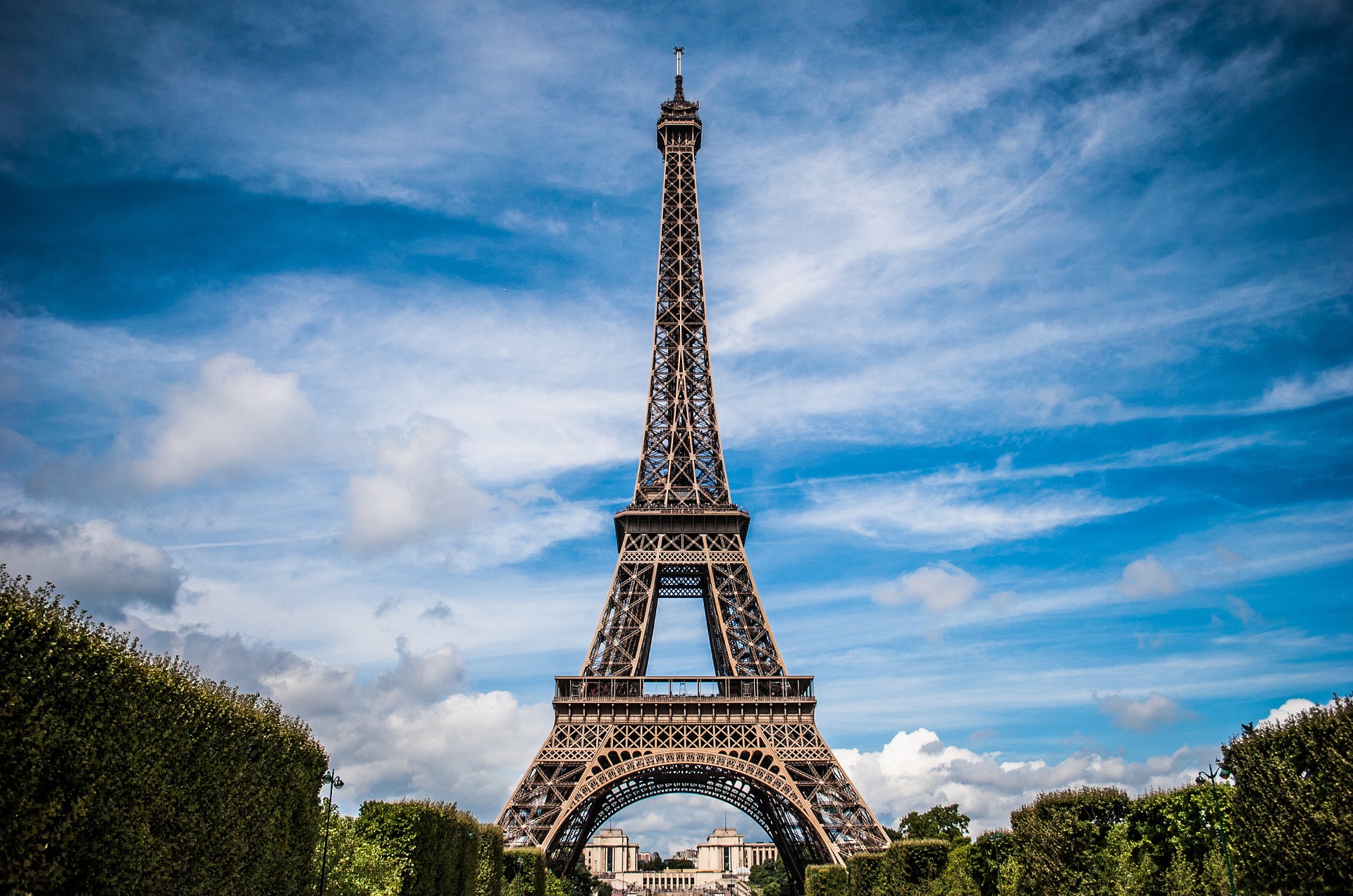 eiffel-tower-975004_1920 (Nuno Lopes from Pixabay)