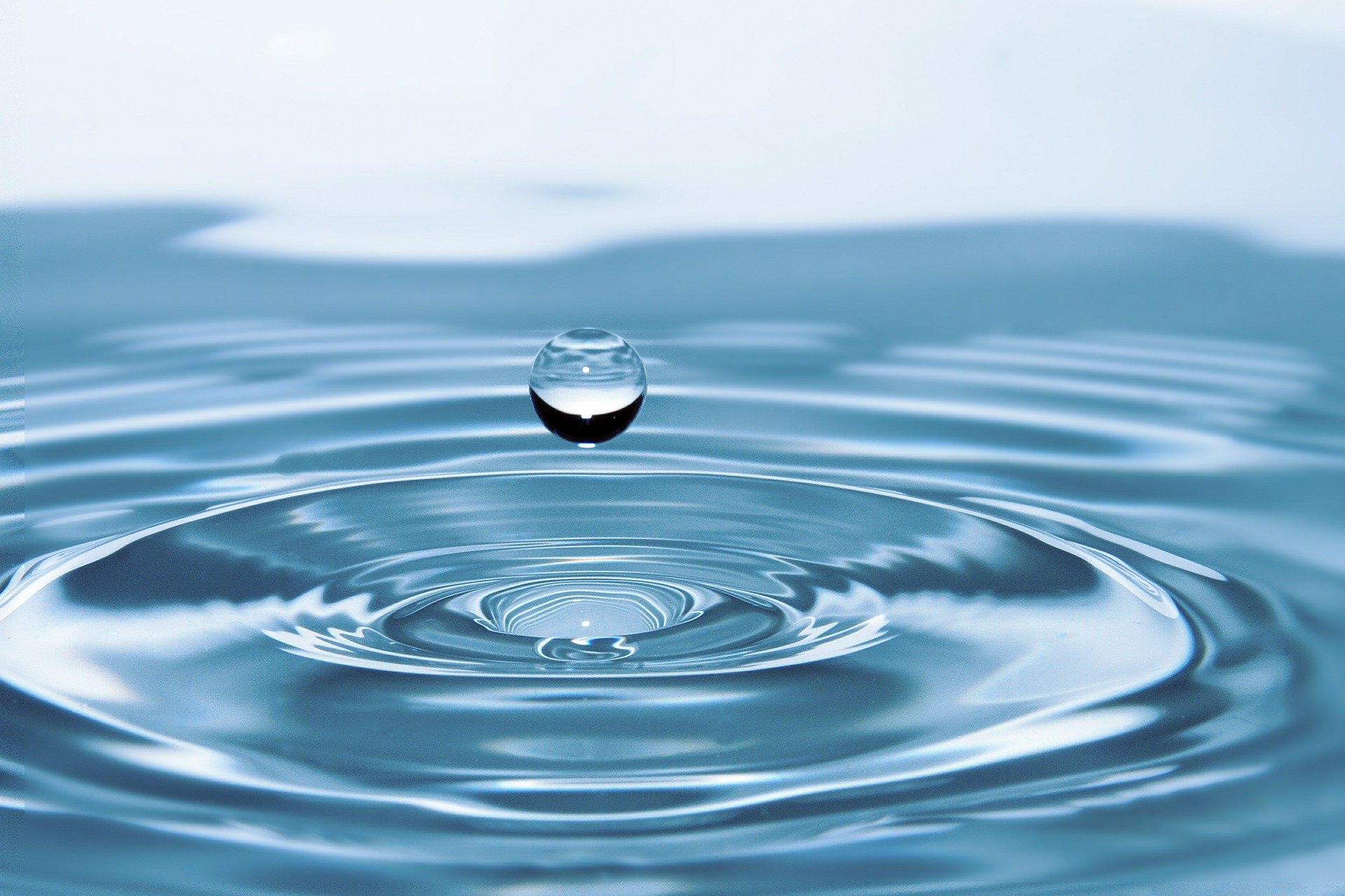 Water ( rony michaud from Pixabay)